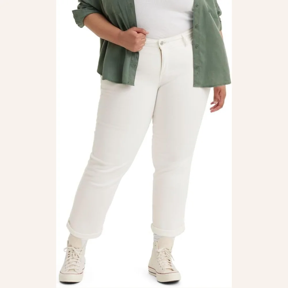 Levi's Women's New Boyfriend jeans product photo